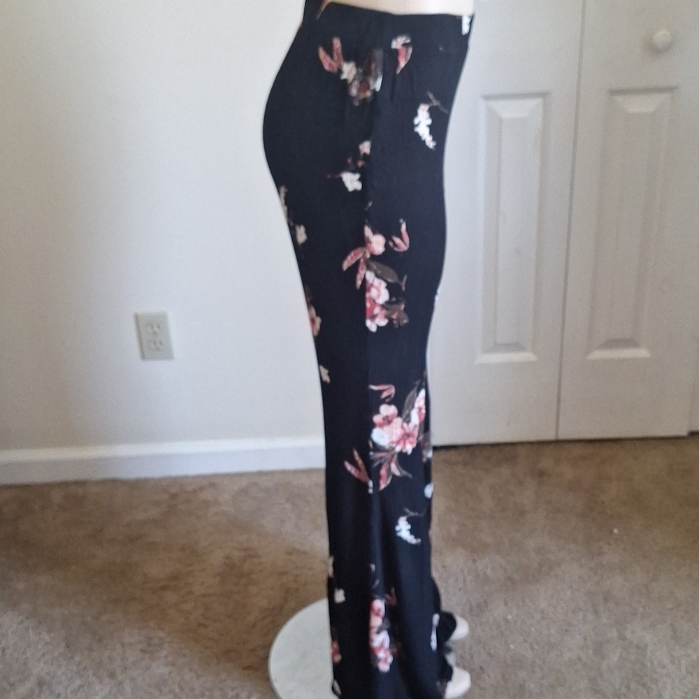 Boho Black Floral Wide-Leg Pants – Size Large - Picture 2 of 5